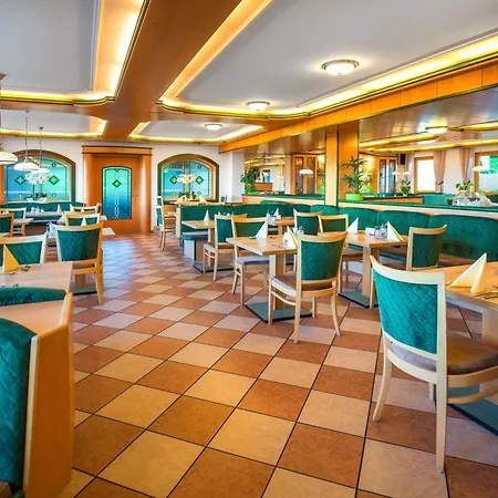 Hofer Superior Hotel 3*