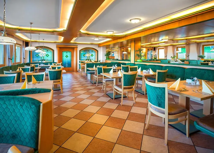 Hofer Superior Hotell 3*