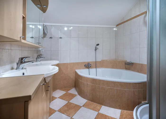 Hofer Superior Hotell Strass im Attergau