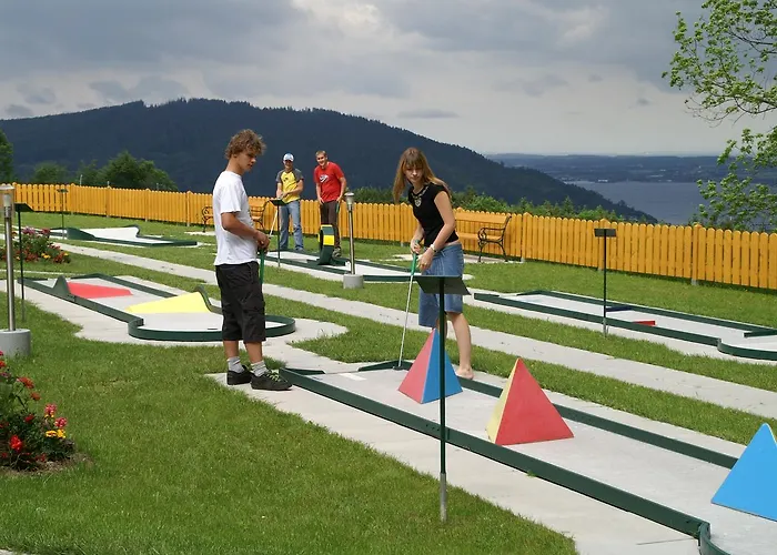 Hofer Superior فندق Strass im Attergau